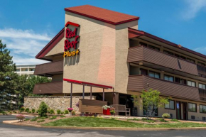 Гостиница Red Roof Inn PLUS+ St. Louis - Forest Park / Hampton Ave.  Сент-Луис